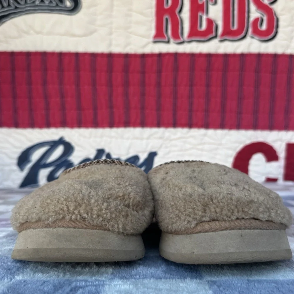 Size 5 - CHESTNUT UGG‎ MAXI CURLY TAZZ SHEEPSKIN SLIPPERS 1167810K